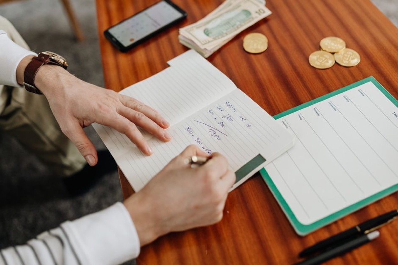Planning budget at home - Cheapest debt review and what the fees really are